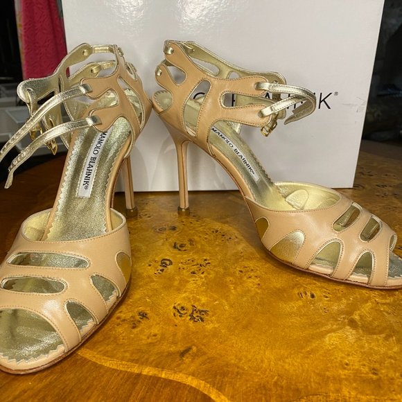 Manolo Blahnik nude & gold leather strappy sandal - Picture 2 of 6